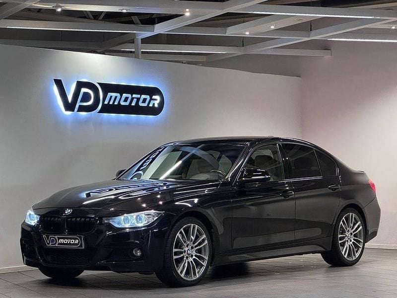 Svart Begagnad 2012 BMW 335 M Sport Sedan | 259 700 kr (Marknadspris) - Bild 1/4