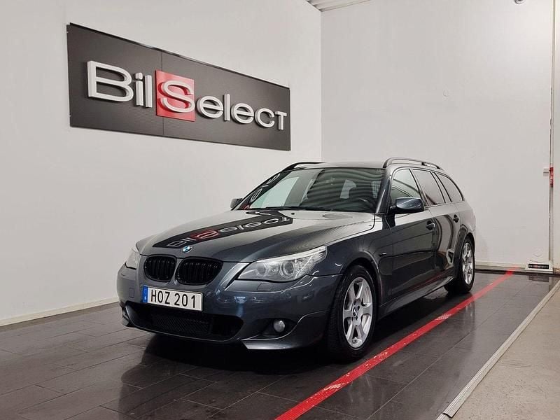 Grå Begagnad 2008 BMW 525 M Sport Kombi | 99 900 kr (Dyr) - Bild 1/4