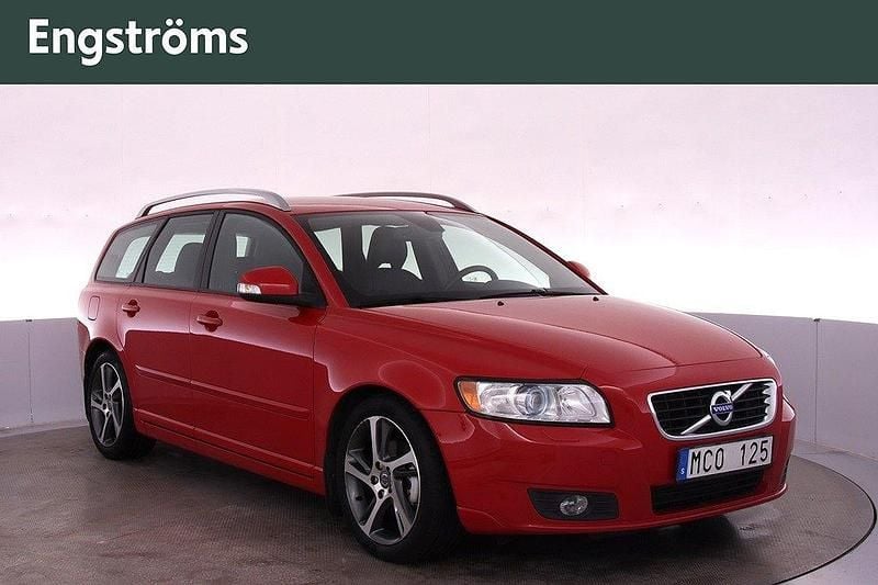 Röd Begagnad 2011 Volvo V50 Kombi | 99 000 kr - Bild 1/4