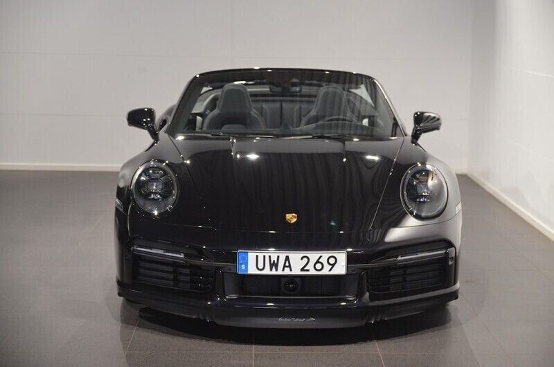 Begagnad Porsche 911 Turbo S Cabriolet 650 HK (478 kW) 2024 Svart Cab