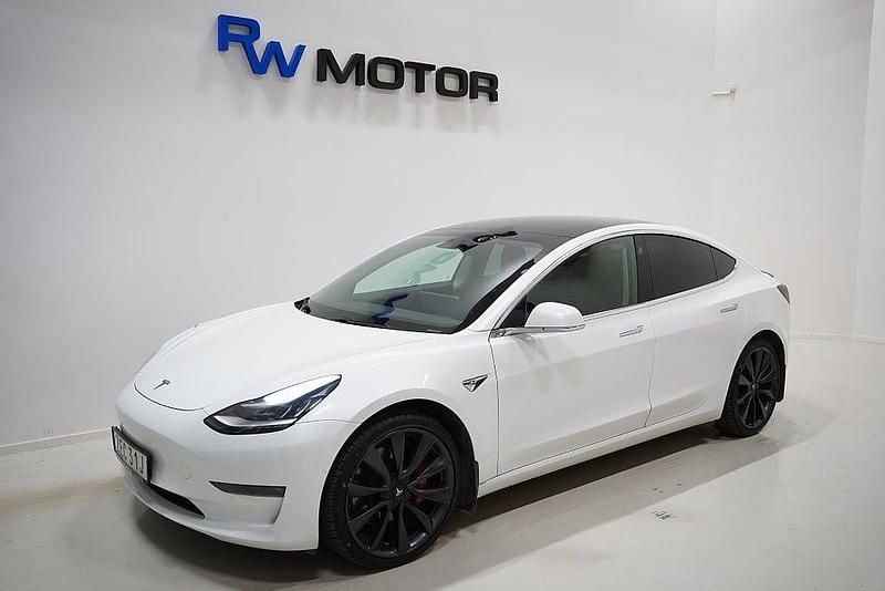 Vit Begagnad 2019 Tesla Model 3 Performance Sedan | 239 900 kr (Bra pris) - Bild 1/4