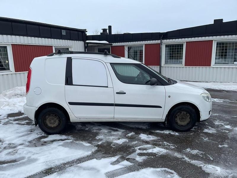 Begagnad Skoda Roomster 86 HK (63 kW) 2008 Minibuss