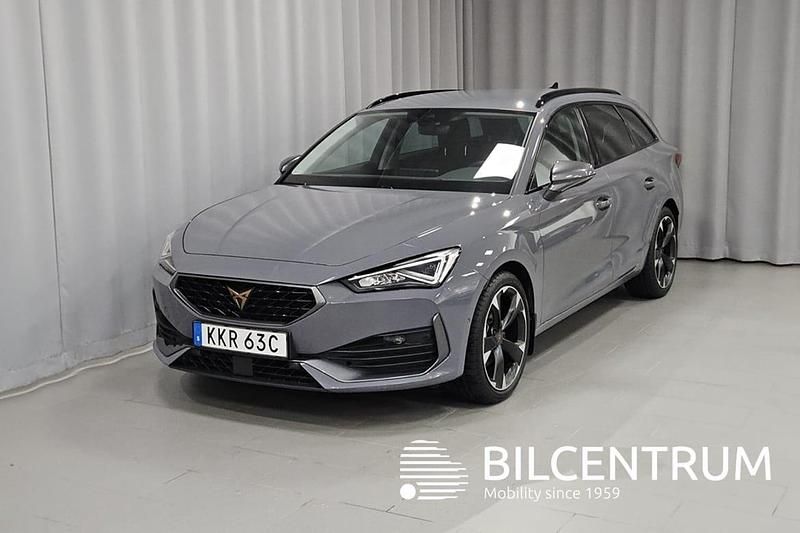Grå Begagnad 2023 Cupra Leon Kombi | 264 900 kr (Marknadspris) - Bild 1/4