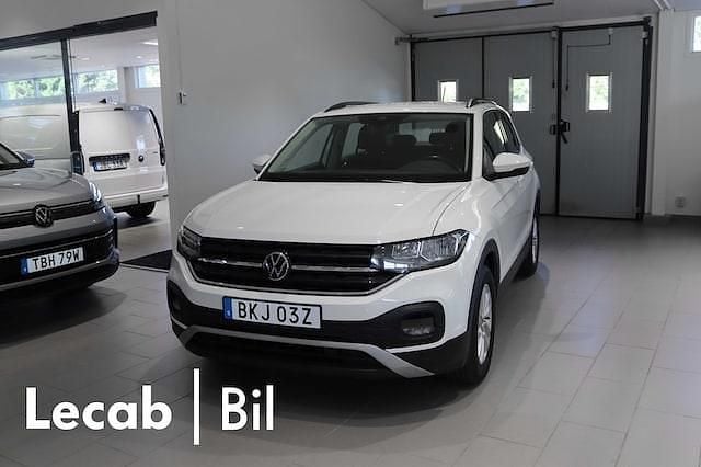 Vit (pure white) Begagnad 2022 VW T-Cross Life SUV | 179 500 kr (Marknadspris) - Bild 1/4