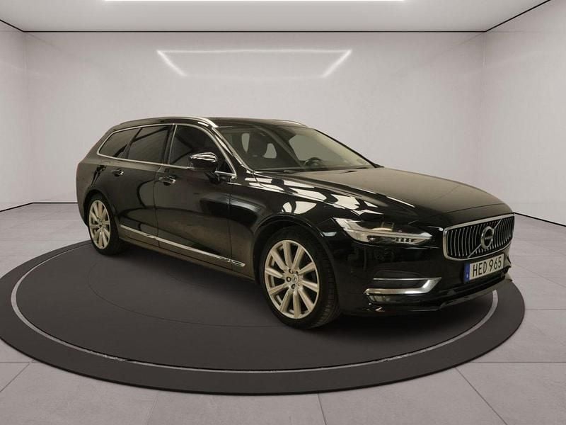 Svart Begagnad 2017 Volvo V90 Inscription Kombi | 229 900 kr (Marknadspris) - Bild 1/4