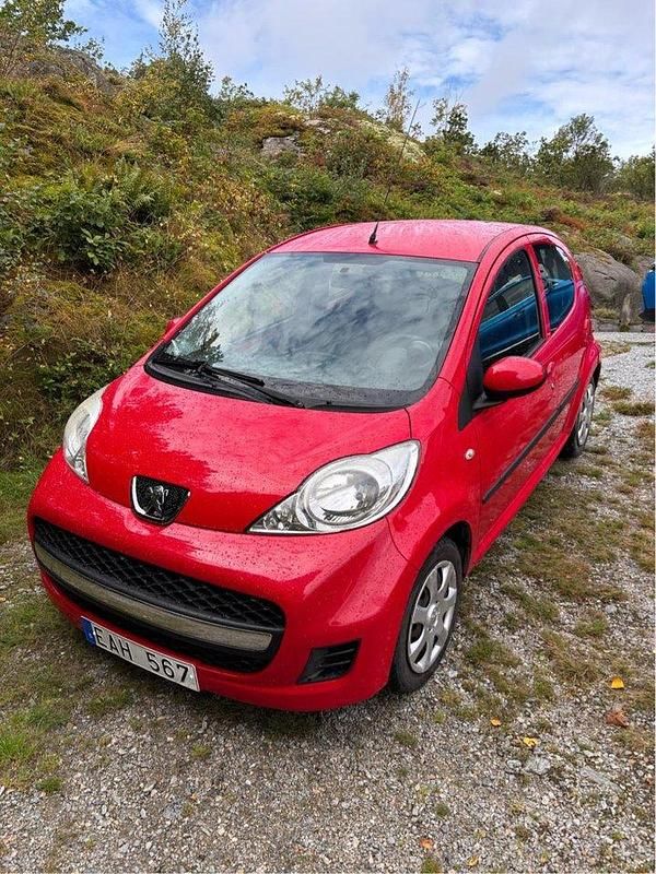 Röd Begagnad 2012 Peugeot 107 Halvkombi | 40 000 kr (Bra pris) - Bild 1/4