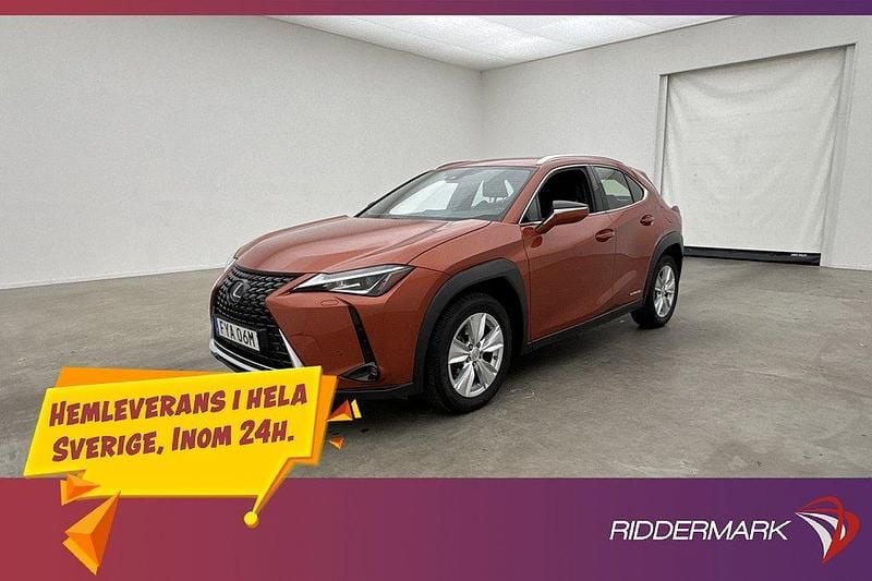 Orange Begagnad 2019 Lexus UX 250h SUV | 249 800 kr (Marknadspris) - Bild 1/4