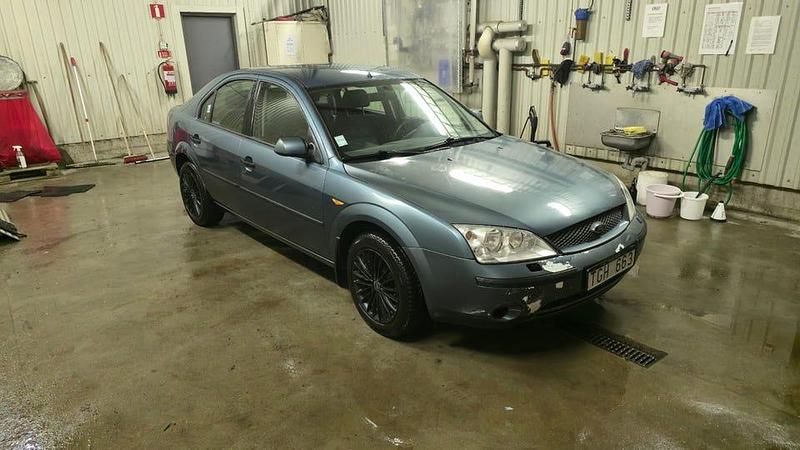 Begagnad 2002 Ford Mondeo Halvkombi | 30 000 kr - Bild 1/4