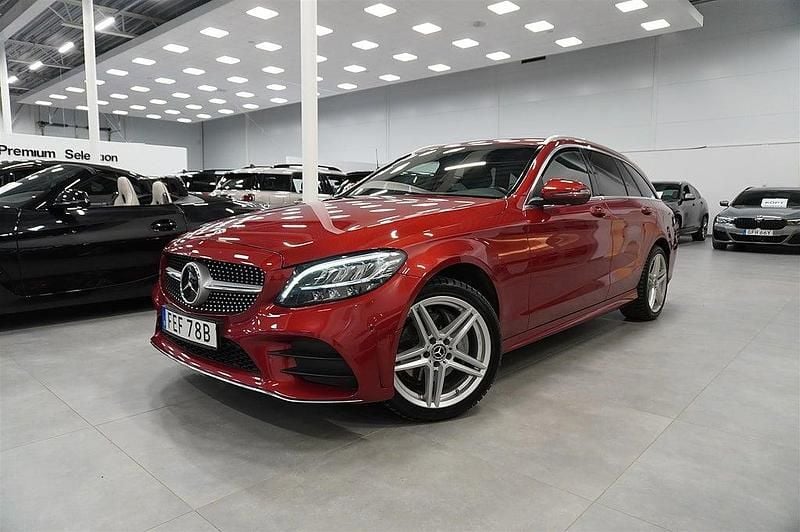 Röd Begagnad 2019 Mercedes C220 AMG line Kombi | 314 900 kr (Lite dyr) - Bild 1/4