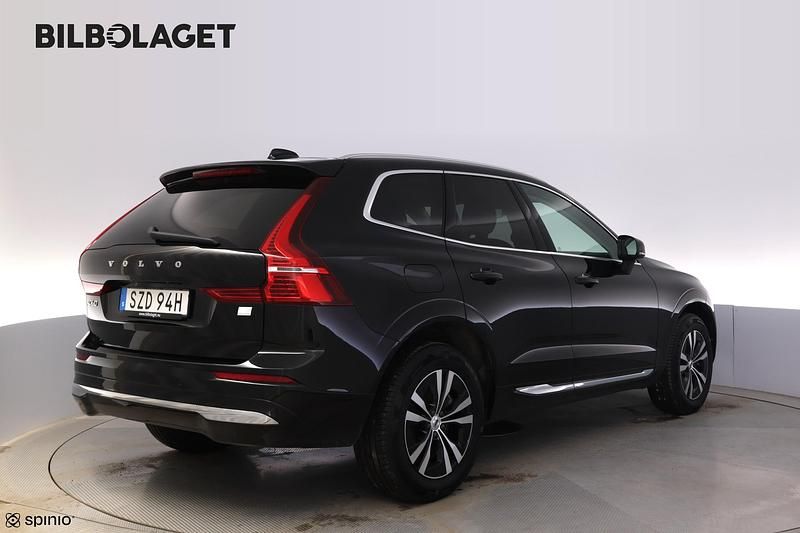 Begagnad Volvo XC60 Core 350 HK (257 kW) 2022 Svart SUV