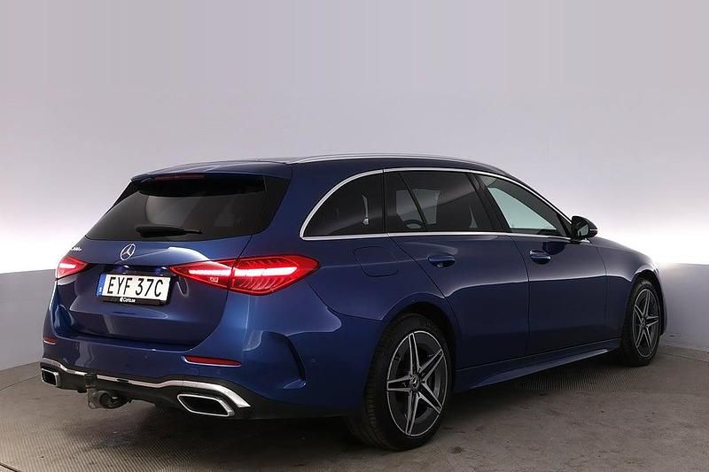 Begagnad Mercedes C300e AMG 230 HK (169 kW) 2022 Blå Kombi