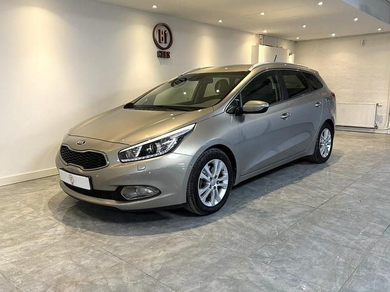 Begagnad Kia Ceed Sportswagon EX 128 HK (94 kW) 2013 Grå Kombi
