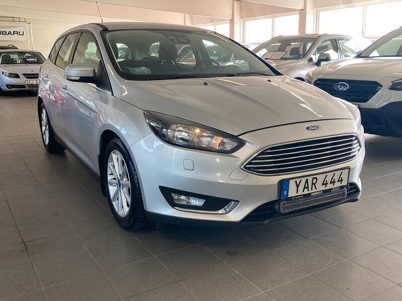 Grå Begagnad 2015 Ford Focus Titanium Kombi | 59 000 kr (Lite dyr) - Bild 1/4