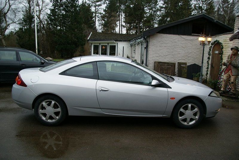 Begagnad Ford Cougar 131 HK (96 kW) 1999 Silver Sportkupé