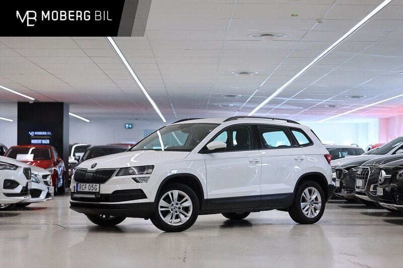Vit Begagnad 2020 Skoda Karoq SUV | 239 900 kr (Bra pris) - Bild 1/3