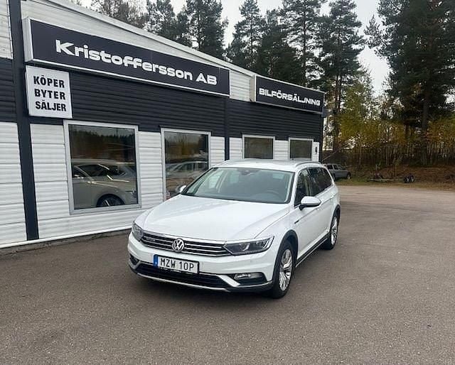 Vit Begagnad 2019 VW Passat Alltrack Kombi | 189 500 kr (Lite dyr) - Bild 1/4