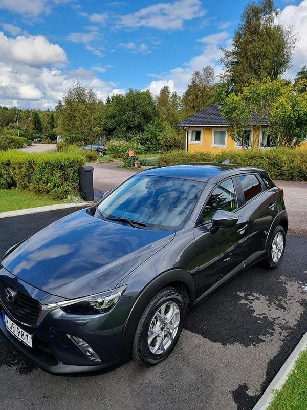 Grå Begagnad 2017 Mazda CX-3 SUV | 180 000 kr (Marknadspris) - Bild 1/4