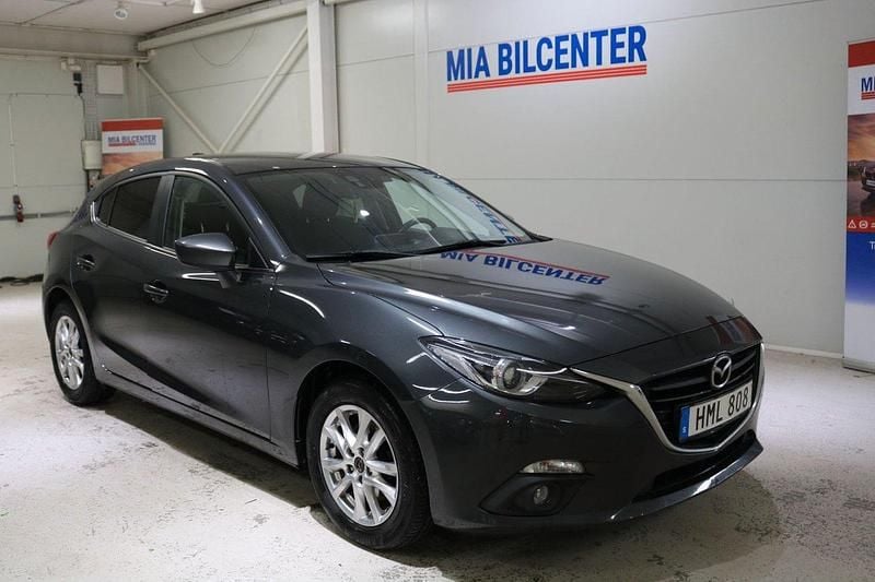 Grå Begagnad 2014 Mazda 3 Inclusive Halvkombi | 129 000 kr (Marknadspris) - Bild 1/3