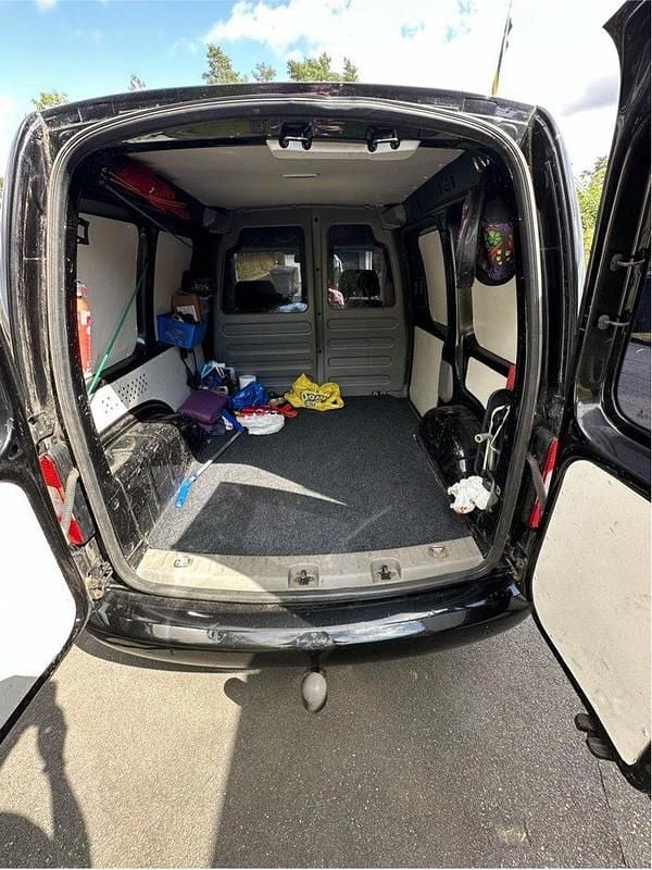 Svart Begagnad 2008 VW Caddy Minibuss | 41 000 kr (Marknadspris) - Bild 1/4