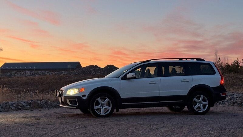 Vit Begagnad 2012 Volvo XC70 SUV | 129 800 kr (Dyr) - Bild 1/4