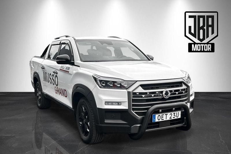 Vit Begagnad 2024 Ssangyong (KGM) Musso Van | 589 000 kr (Marknadspris) - Bild 1/4