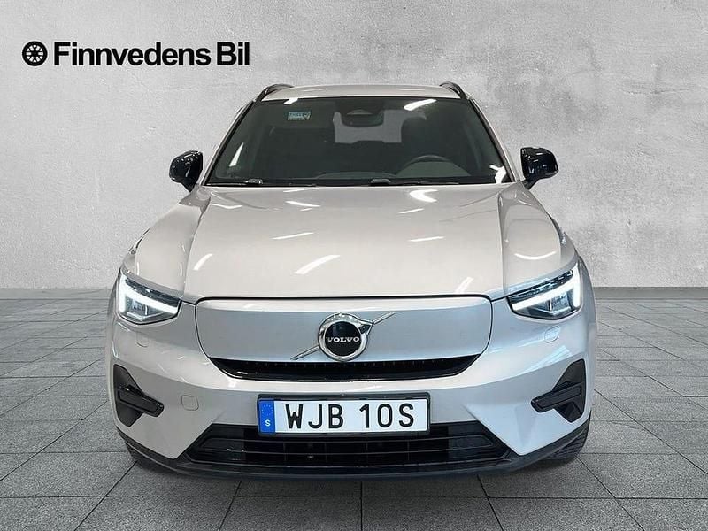 Silver Begagnad 2022 Volvo XC40 Core SUV | 299 900 kr (Bra pris) - Bild 1/4