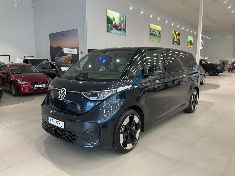 Blå Ny 2024 VW ID. Buzz Pro Van | 812 427 kr - Bild 1/4