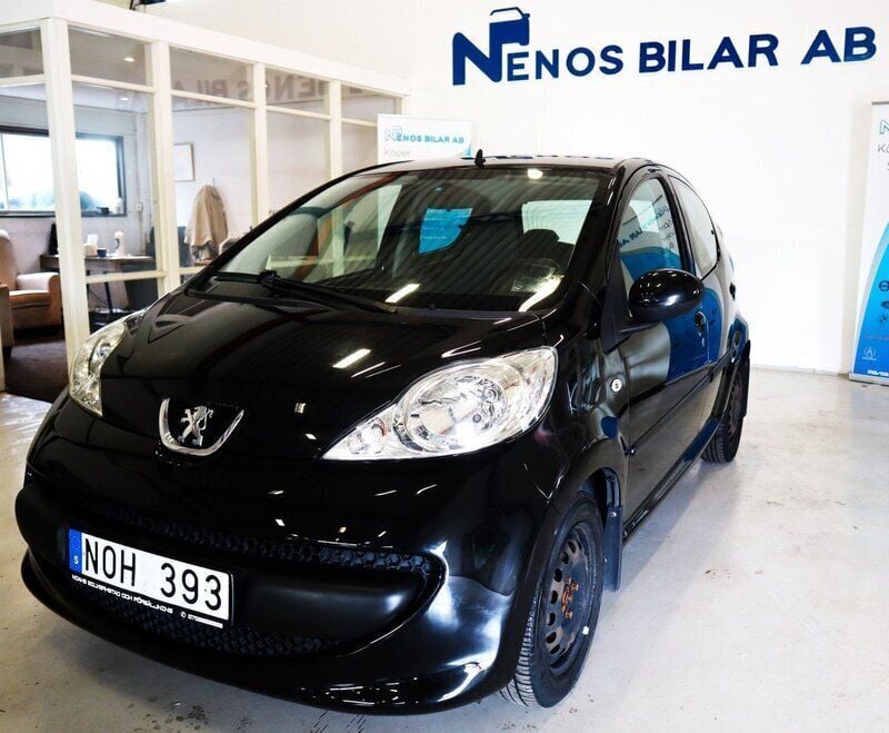 Svart Begagnad 2007 Peugeot 107 Halvkombi | 59 000 kr (Lite dyr) - Bild 1/4