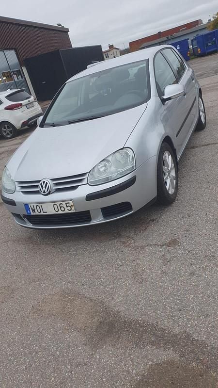 Begagnad 2005 VW Golf IV Halvkombi | 28 500 kr (Lite dyr) - Bild 1/4