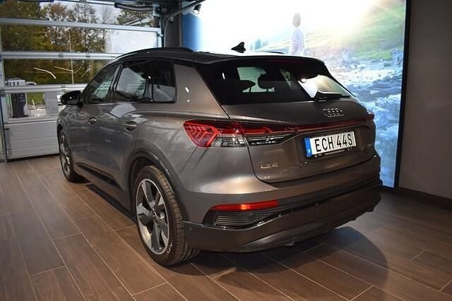 Begagnad Audi Q4 e-tron S-Line 150 kW (204 HK) 2022 Grå SUV