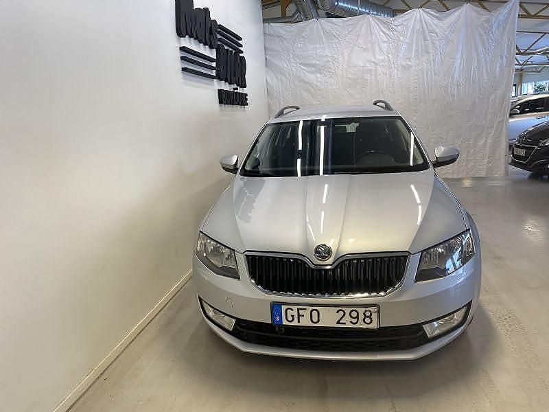 Begagnad Skoda Octavia 150 HK (110 kW) 2013 Silver Kombi