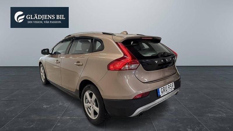Begagnad Volvo V40 CC Momentum 181 HK (133 kW) 2014 Brun Kombi