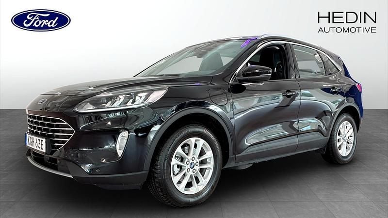 Svart (black) Begagnad 2023 Ford Kuga Titanium SUV | 279 900 kr (Marknadspris) - Bild 1/4
