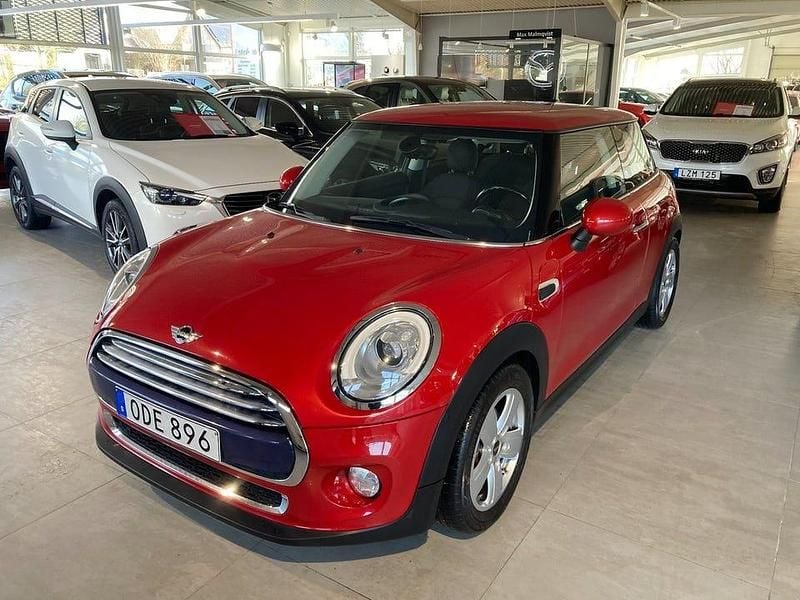 Röd Begagnad 2016 Mini Cooper Pepper Halvkombi | 139 500 kr (Marknadspris) - Bild 1/4