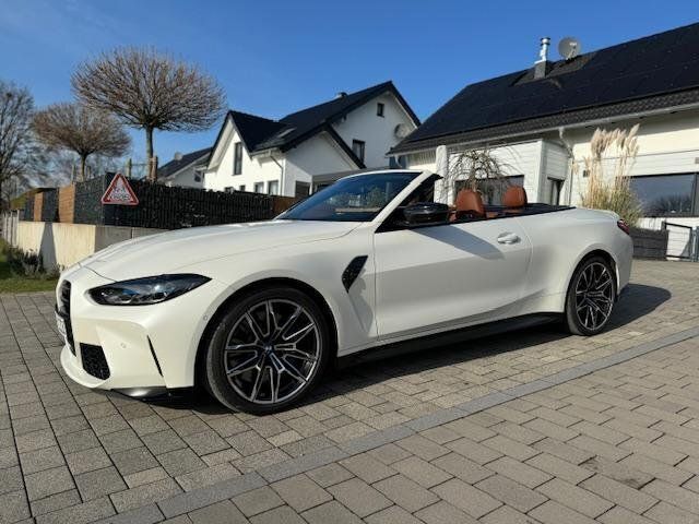 Begagnad 2023 BMW M4 Cabriolet Competition Edition Cab | 900 000 kr - Bild 1/4
