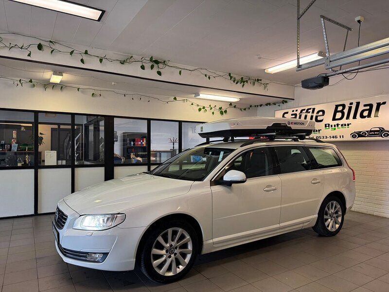 Vit Begagnad 2015 Volvo V70 Momentum Kombi | 149 900 kr (Marknadspris) - Bild 1/4