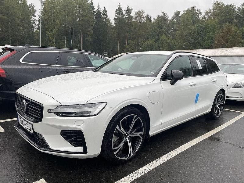 Vit Begagnad 2024 Volvo V60 Plus Kombi | 484 800 kr (Marknadspris) - Bild 1/4