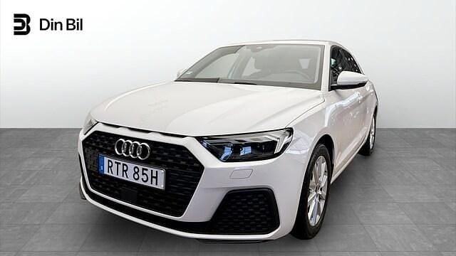 Vit Begagnad 2022 Audi A1 Sportback Proline Halvkombi | 204 000 kr (Marknadspris) - Bild 1/4