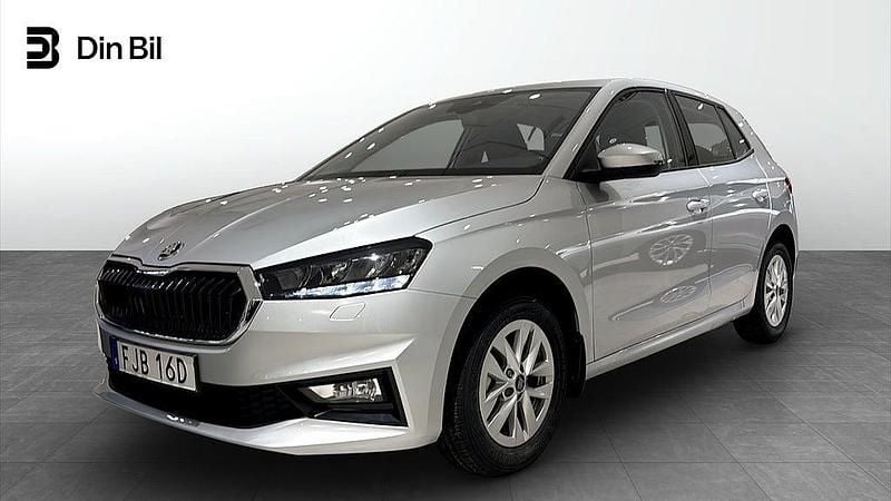 Silver Ny 2025 Skoda Fabia Selection Halvkombi | 269 300 kr (Marknadspris) - Bild 1/4