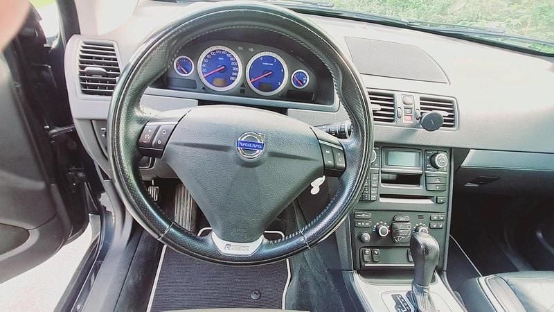Grå Begagnad 2012 Volvo XC90 R-Design SUV | 70 000 kr (Superpris) - Bild 1/4