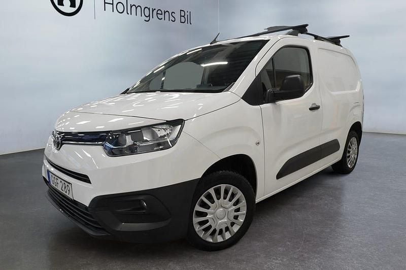 Vit Begagnad 2021 Toyota Proace City City Minibuss | 218 750 kr (Marknadspris) - Bild 1/4