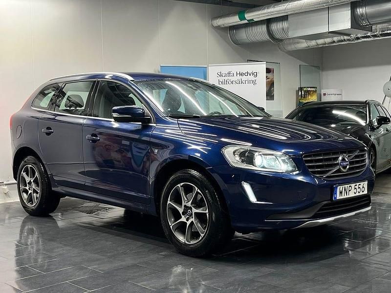 Begagnad Volvo XC60 Ocean Race 190 HK (139 kW) 2015 Blå SUV