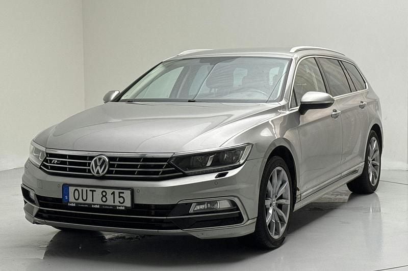 Silver Begagnad 2017 VW Passat GT | 159 800 kr (Bra pris) - Bild 1/4