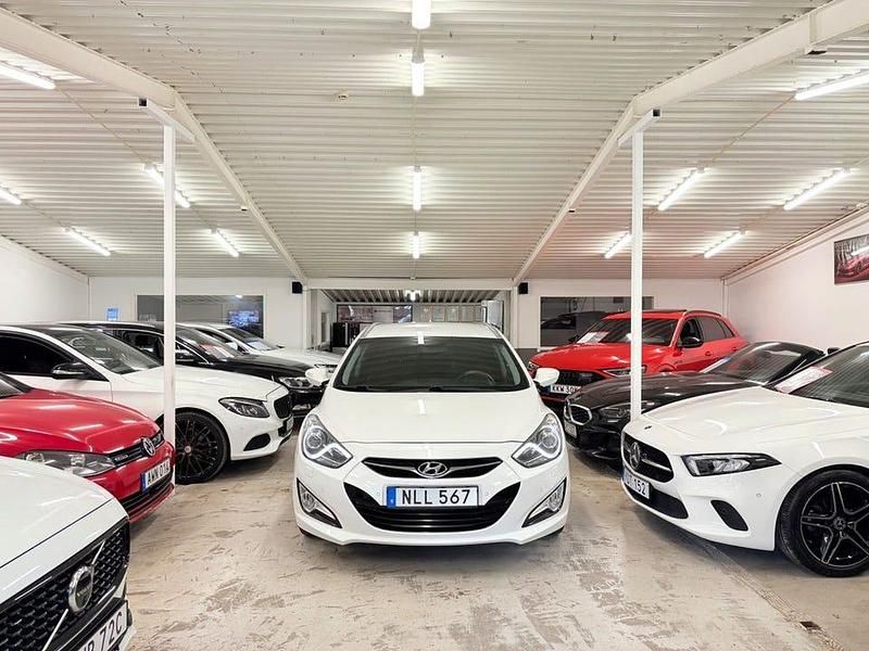 Vit Begagnad 2014 Hyundai i40 Kombi | 79 900 kr (Marknadspris) - Bild 1/4