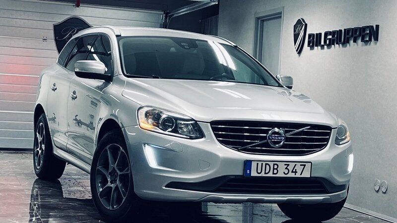 Silver Begagnad 2014 Volvo XC60 Ocean Race SUV | 139 000 kr (Marknadspris) - Bild 1/4