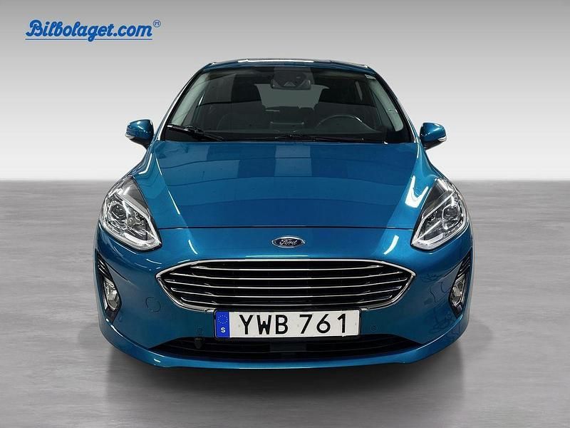Begagnad Ford Fiesta Titanium 101 HK (74 kW) 2018 Blå Halvkombi