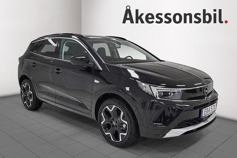 Svart Begagnad 2024 Opel Grandland X Edition+ SUV | 309 000 kr (Marknadspris) - Bild 1/4