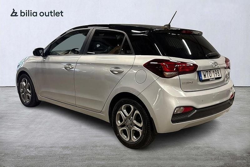 Begagnad Hyundai i20 Trend 101 HK (74 kW) 2020 Grå Halvkombi