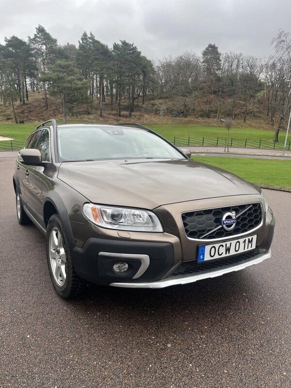 Brun Begagnad 2016 Volvo XC70 Momentum SUV | 225 000 kr (Marknadspris) - Bild 1/4