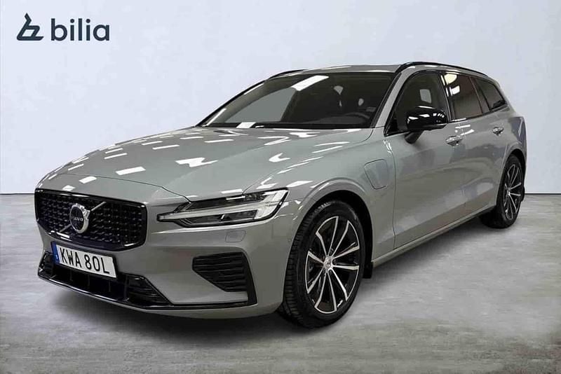 Grå Begagnad 2025 Volvo V60 Kombi | 469 900 kr (Lite dyr) - Bild 1/1